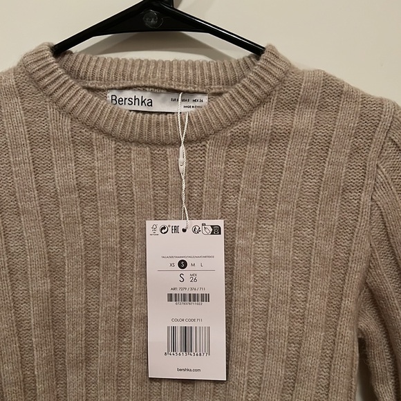 Bershka Ribbed wide sleeve cropped sweater in sand. - Picture 2 of 3